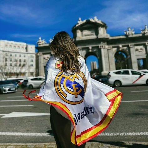 Savage Dp For Instagram, Real Madrid Girl, Baddie Cartoon Aesthetic Pfp, Madrid Girl, Madrid Outfits, Real Madrid Photos, Real Madrid Shirt, Ronaldo Photos, Biker Photography