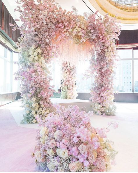 Pastel Wedding Theme, Pastel Pink Weddings, Floral Archway, Pink Wedding Decorations, Pastel Theme, Dream Wedding Decorations, Pink Wedding Theme, Venue Decorations, Okayama