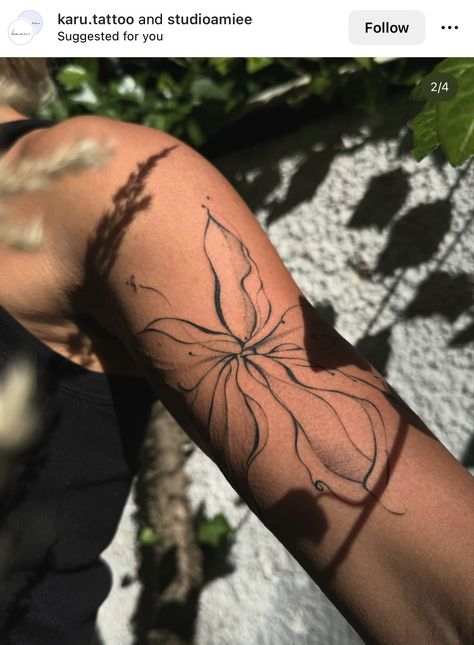 Earthy Tattoos, Free Hand Tattoo, Blossom Tattoo, Shoulder Tattoos For Women, Line Work Tattoo, Spine Tattoos, Abstract Tattoo, Elegant Tattoos, Dope Tattoos