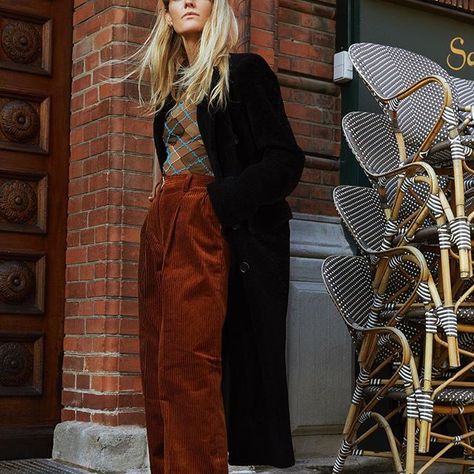 A very serious moment in the latest issue of @costumedk Photo by @themisspopo    #Regram via @_jeanettemadsen_ Polished Casual, Visual Notes, Artsy Style, Ethical Fashion Brands, Fashion Capsule, Street Style Winter, Rust Orange, Ethical Fashion, Star Fashion