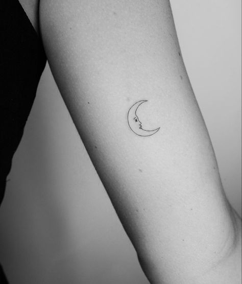 Small Fine Line Moon Tattoo, Minimal Tattoo Moon, Moon Line Tattoo, Moon Tattoo Fine Line, Moon With Face Tattoo, Fine Line Moon Tattoo, Tiny Moon Tattoo, Moon Face Tattoo, Small Moon Tattoo