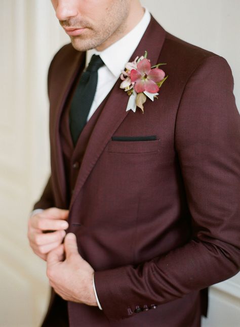 Groom Suit Style | Wedding Groom Attire | Burgundy Suit Jacket Mens | Burgundy Mens Suit Jacket | Colorful Suit Men | Parisian Wedding Inspiration Burgundy Suits, Joy Proctor, Grooms Suits, Grooms Suit, Terno Slim, Suit Groom, Parisian Wedding, Honey Wedding, Groom Wedding Attire