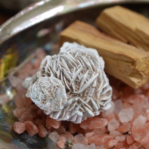 Desert Rose: Energy Cleansing and Mental Clarity – EVERYTHiNG SOULFuL Crystals Selenite, Desert Rose Selenite, Energy Cleansing, Crystal Formations, Rose Wood, Pretty Rocks, Beautiful Rocks, Crystal Magic, Gemstones Crystals