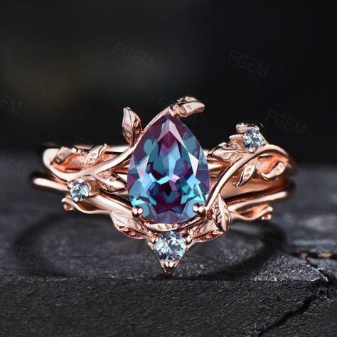 Pear Shaped Alexandrite Ring Set Nature Inspired Engagement - Etsy Australia Red And Blue Ring, Blue Zircon Engagement Ring, Lapis Lazuli Engagement Ring, Fantasy Wedding Rings, Fantasy Rings, Unique Gemstone Engagement Rings, Gaun Abad Pertengahan, Topaz Wedding Ring, Nature Inspired Engagement Ring