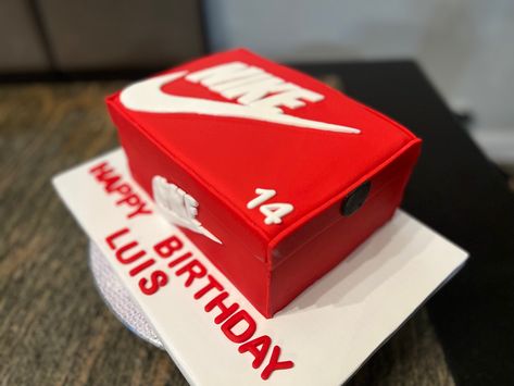 Nike Shoe Box, Shoe Box Cake, Nike Shoe, Box Cake, Shoe Box, Nike Shoes, Happy Birthday, Nike, Cake