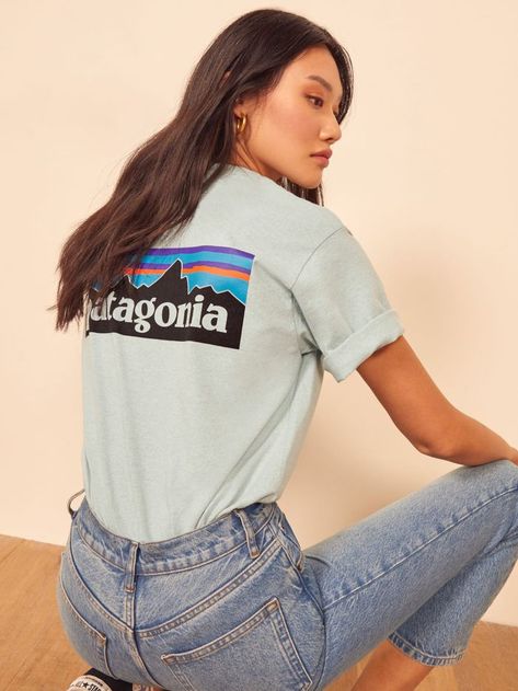 Patagonia P-6 Logo Responsibili-Tee Patagonia Shirt Outfit, Reformation Clothing, Patagonia Outfit, Patagonia Shirts, Copenhagen Fashion Week, Sustainable Fashion Brands, Cute Crop Tops, Tshirt Outfits, Tops For Women