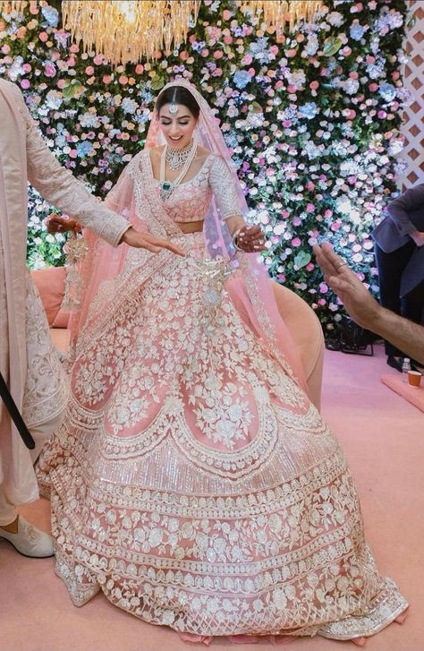 Manish Malhotra Bridal Lehenga Collection, Indian Wedding Bride Lehenga Pink, Lehenga With Diamond Jewellery, Lehenga Manish Malhotra, Indian Bridal Pink Lehenga, Indian Bride Pink Lehenga, Punjabi Wedding Lengha Pink, Manish Malhotra Pink Lehenga, Baby Pink Lehenga Bridal