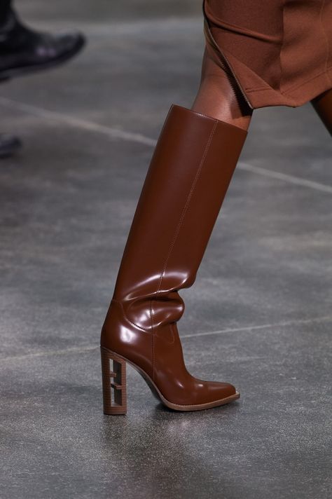 Fendi Fall 2022 Ready-to-Wear Collection | Vogue Trend Fall 2023, Fendi Fall 2022, 2022 Shoe Trends, Fendi Heels, Earth Tone Palette, Fendi Fashion, True Autumn, Popular Boots, High Heeled Boots