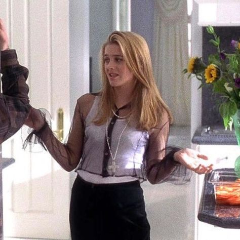 Image about fashion in WONDERFUL PICTURES🌅 by charlize Clueless Alicia Silverstone, Clueless Outfits Inspiration, Outfit Inspirations 90s, Clueless Aesthetic, Cher Outfits, Cher Clueless, Clueless Fashion, Cher Horowitz, Alicia Silverstone