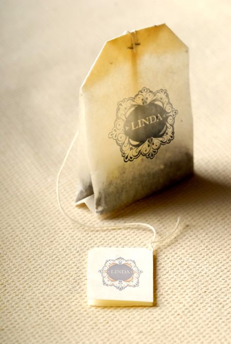 Beautiful... and a sweet gift idea -- giving someone their favourite tea with personalized teabag tags. Personalized Tea Bags, Bag Label, Sweet Gift Ideas, Tea And Books, Promo Gifts, Corporate Identity Design, Tea Packaging, Tea Stains, Creative Living