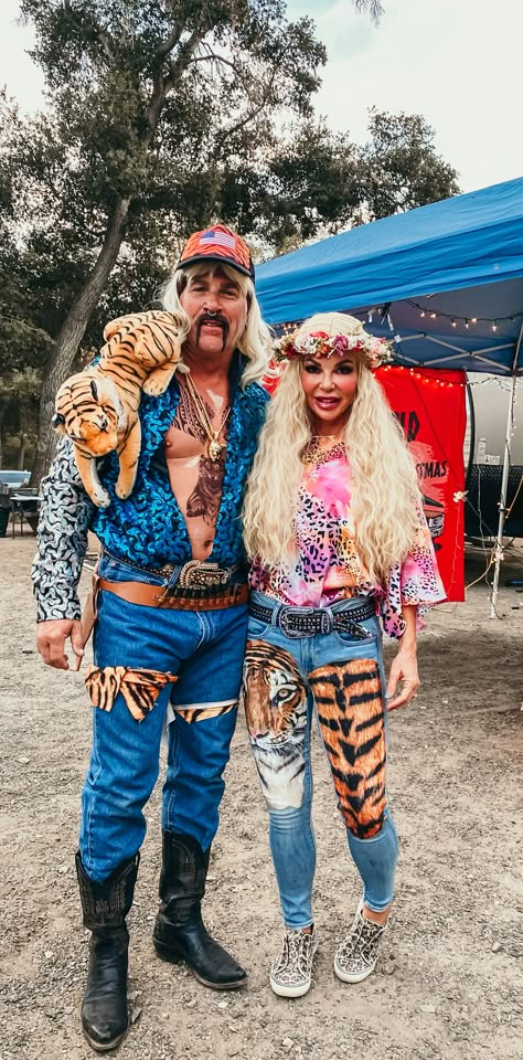 King Fancy Dress, Tiger King Halloween Costume Couples, Jungle Theme Costume Diy, Funny Costume Duos, Tiger King And Carol Baskin Costume, Tiger King Costume Couple, Tiger Couple Costume, Tiger King Party, Tiger King Couples Costume