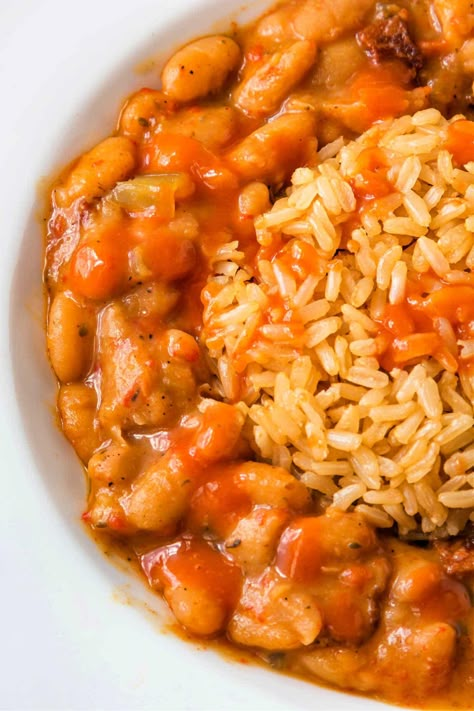 The Best Great Northern Beans Recipe (Vegan and Vegetarian Options) Navy Bean Dinner Recipes, Recipes Using Navy Beans, Northern Bean Recipes, Recipe For Great Northern Beans, Beans Recipe Vegan, Navy Beans Recipe, Northern Beans Recipe, Great Northern Beans Recipe, White Northern Beans