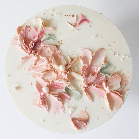 Love this Rose gold accent on buttercream flower petals🌸 . . . #bostoncakes #buttercreampainting #boston #bostonbakery #bostonparty… Buttercream Painted Cakes, Painted Buttercream Cake, Buttercream Painting, Soul Cake, Wedding Gold, Buttercream Flowers, Painted Cakes, Gorgeous Cakes, Floral Cake