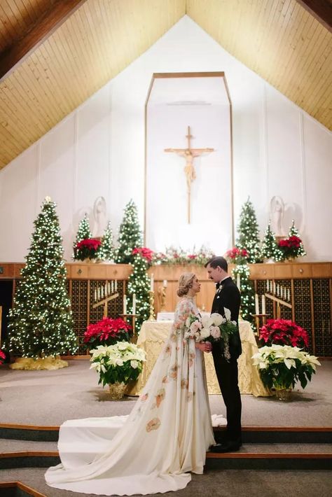 Winter Wedding Ceremony Filled With Christmas Trees and Poinsettias Wedding Ideas Red, Red Wedding Ideas, Wedding Ideas Winter, Christmas Wedding Ideas, Snowy Winter Wedding, Ornament Wedding Favors, Charlevoix Michigan, Christmas Wedding Themes, Fair Photography