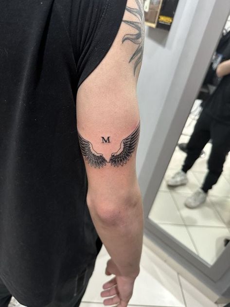 New Trend Tattoo For Men, 2nd Tattoo Ideas, Tattoo Hombre Brazo, West Coast Tattoo, Coast Tattoo, Wing Tattoo Men, Band Tattoos For Men, Tato Flash, Small Chest Tattoos