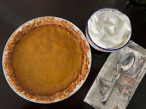 The best pumpkin pie I ever made is a surprisingly easy recipe from Bobby Flay The Best Pumpkin Pie, Maple Whipped Cream, Celebrity Chef Recipes, Famous Recipes, Brown Recipe, Gingersnap Crust, Best Pumpkin Pie, Mimosa Recipe, Seasonal Desserts