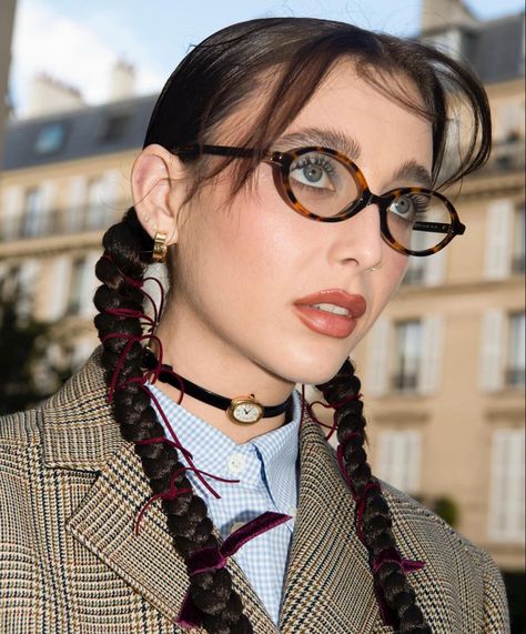 Leopard Glasses, Miu Miu Glasses, Glasses Inspo, Glasses Inspiration, Emma Style, Oval Glasses, Eyewear Trends, Lip Combo, Emma Chamberlain