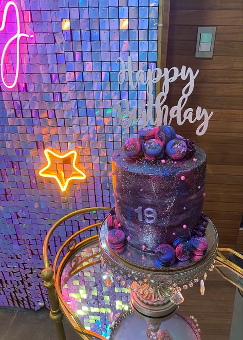 Euphoria Cake, 18th Birthday Party Themes, Rose Gold Wedding Cakes, Dream Party, 18th Birthday Cake, Cake Decorating Frosting, 50th Party, 13th Birthday Parties, 18th Birthday Party