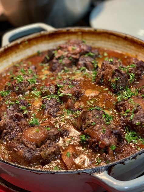 Best Oxtail Stew Recipe, Oxtail Recipes Crockpot, Oxtail Recipes Easy, Oxtail Stew Recipe, Ox Tail, Oxtail Soup, Oxtail Stew, Cuban Dishes, Oxtail Recipes