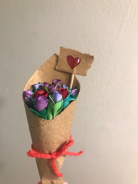 mothers day valentines day girlfriend boyfriend flowers aesthetic bouqet origami purple red roses paper bag Paper Bag Aesthetic, Purple Origami, Boyfriend Flowers, Flower Bouquet Pictures, Valentines Day Girlfriend, Origami Flower Bouquet, Purple Bouquet, Paper Bouquet, Handmade Things