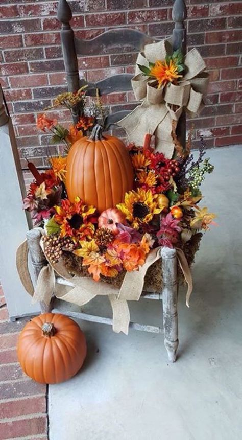 Rustic Chair Decor, Halloween Entry Table, Fall Yard Decor, Fall Yard, Fall Pumpkin Crafts, Fall Decor Diy Crafts, Porch Decorations, Fall Front Porch Decor, Fall Thanksgiving Decor