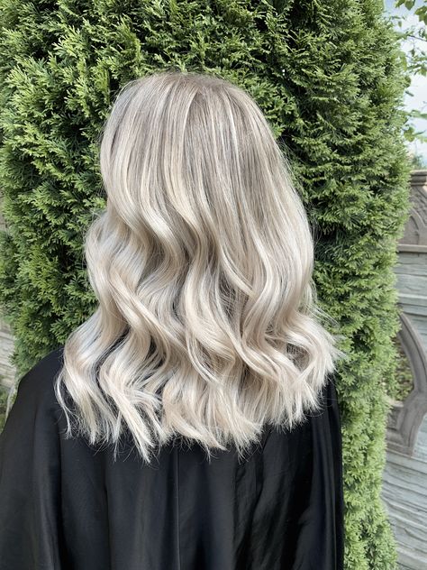 White Blonde Medium Length Hair, Ashy Ice Blonde Hair, Platinum With Dimension, White Blonde Babylights, Cool Tone Blondes, Light Platinum Blonde Hair, Ashy Light Blonde Hair, Blonde Hair Color Ideas Cool Tones, White Sand Blonde Hair