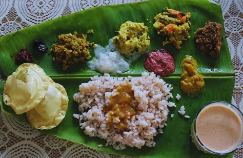 Onam Sadya: Why Is It Mandatory To Relish These Flavours With Our Hands? Eating With Hands, Onam Sadya, Onam Sadhya, Onam Celebration, Digestion Process, Fried Vegetables, Improve Digestion, Banana Leaf, Relish