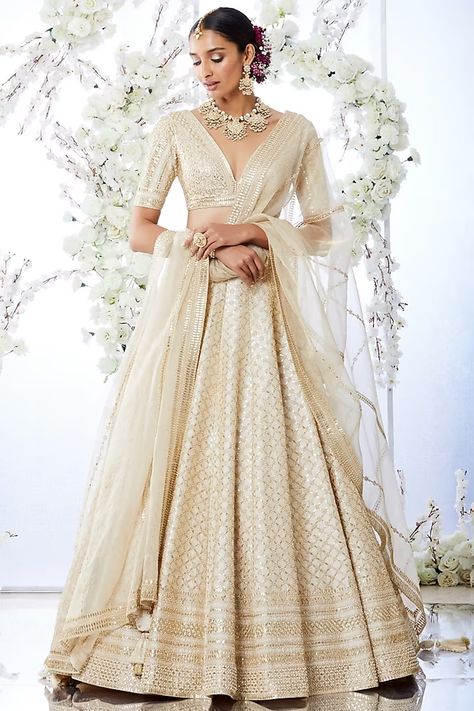 Ivory Gota Patti Embroidered Lehenga Set Design by Seema Gujral at Pernia's Pop Up Shop 2022 White Bridal Lehenga, Gota Patti Lehenga, Gota Patti Embroidery, Seema Gujral, Gold Lehenga, White Lehenga, Wedding Lehenga, Organza Dupatta, Silk Lehenga