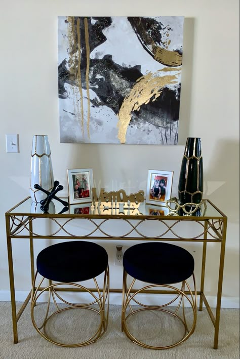 Living Room Ideas Black And Gold, Black White Gold House Decor, Gold And Black Apartment Decor, Black Gold And Blue Home Decor, Black And Gold Apartment Aesthetic, Apartment Decorating Black And Gold, Black And Gold Apartment Decor, Black And Gold Dining Room, Black And Pink Living Room￼