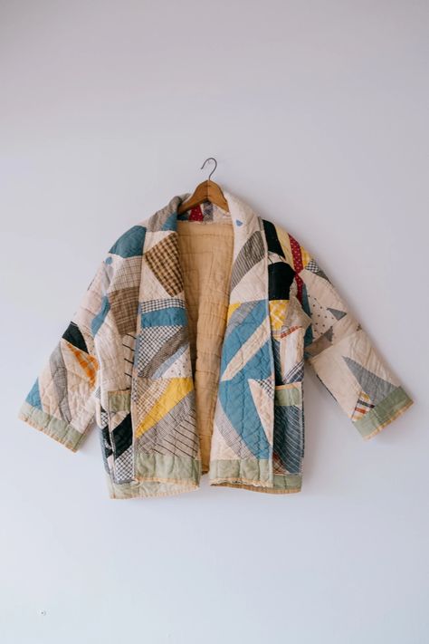 Quilted Jacket Pattern Diy, Diy Quilted Jacket, Quilt Coat Pattern, Quilt Jacket Pattern, Heritage Quilt, Quilted Coat Pattern, Quilted Jacket Pattern, Quilted Clothing, Blanket Jacket