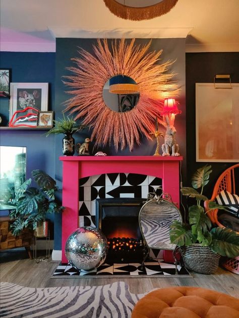 Maximalist Home, Colourful Living Room, Maximalist Decor, Apartment Decor Inspiration, Annie Sloan Chalk Paint, Eclectic Home, Dream House Decor, Annie Sloan, Design Luxury