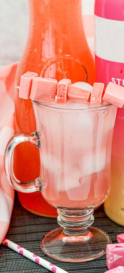 Pink Starburst Drink, Alcoholic Drinks Vodka, Starburst Drink, Madelines Recipe, Starburst Cocktail, Strawberry Starburst, Nutella Raspberry, Vodka Alcohol, Vodka Recipes Drinks