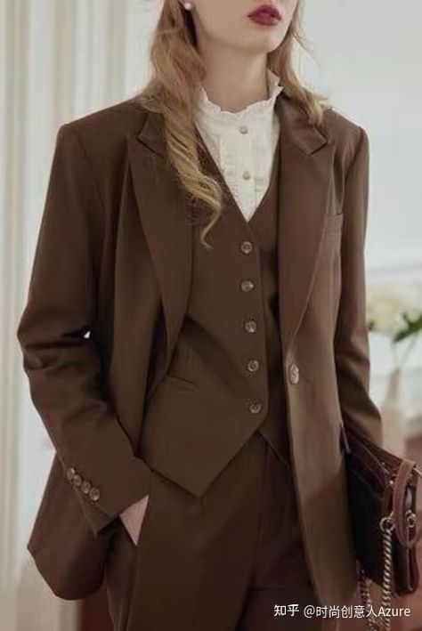 Women Suits Wedding, Woman Suit, Office Wear Women, Brown Suits, Slim Fit Suit, Three Piece Suit, Formal Suits, Mode Inspo, Suit Fashion