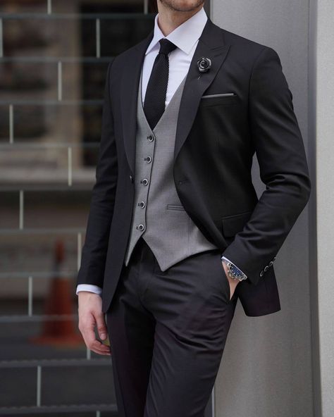 Distinguished in black, refined in gray. Elevate your style game with the timeless sophistication of our Black-Gray Combination Suit. Regular Price 325 USD FREE & FAST SHIPPING WORLDWIDE 🔍 Black - Gray Combination Suit #BlackGrayCombo #SuitUp #DapperStyle #SartorialSophistication #ElevateYourLook #MensFashion #DapperGents #FashionChoices #OutfitOfTheDay Grey And Black Suit Men, Charcoal Suit Men, Black And Grey Suit, Suit Combinations, Black Suit Men, Classy Suits, Formal Suit, Dapper Style, Wedding Suit