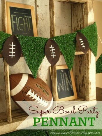 Super Bowl Party: Football Party Ideas. Whether you are throwing a Super Bowl Party, a tailgate party or a football themed birthday party, we have some awesome football party ideas for you! Get ready for the big game with some awesome football party treats and football party decorations. Diy Football Party, Planning Sport, Football Themed Party, Super Bowl Ideas, Super Bowl Decorations, Super Bowl Party Ideas, Football Banquet, Football Party Decorations, Football Super Bowl