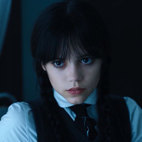 Wednesday Addams Cosplay, Tim Burton Characters, Addams Family Wednesday, Morticia Addams, The Addams Family, Christina Ricci, Addams Family, Wednesday Addams, Netflix Series