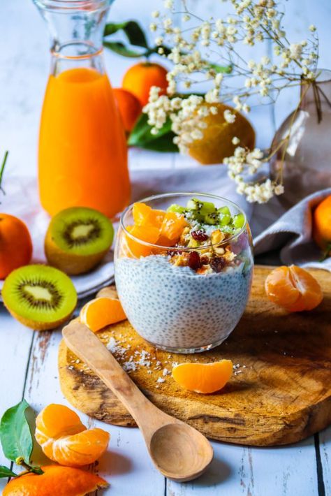 Recette pudding de graines de chia et fruits healthy- healthyfoodcreation Fruit Pudding, Healthy Lifestyle Food, Chia Pudding, Food Travel, Chia, Healthy Food, Cardio, Healthy Lifestyle, Condiments