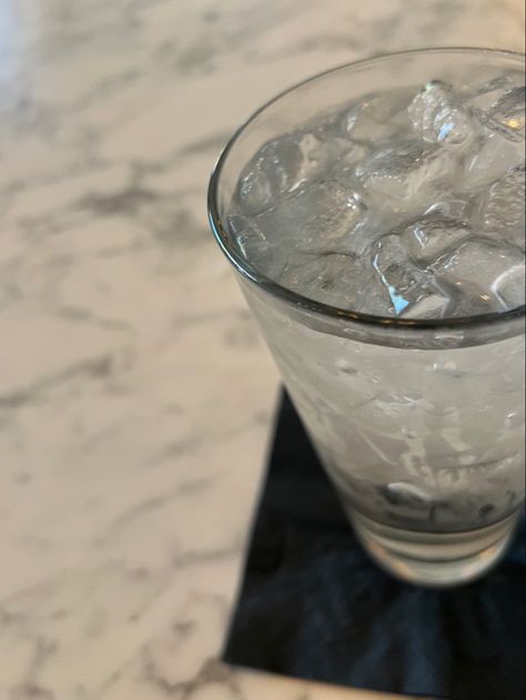 Iced Water Aesthetic, Cold Drink Aesthetic, Cold Water Aesthetic, Ice Water Aesthetic, Ice In A Cup, Iced Water, Ice Cold Water, Cold Starbucks Drinks, Good Morning Breakfast