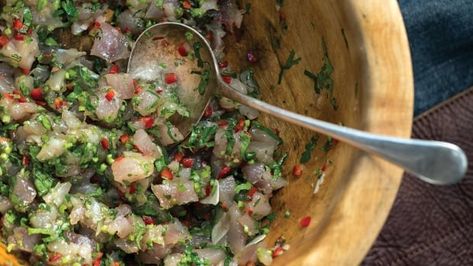 Albacore Tartare: A ceviche-style take on the restaurant staple that's simple enough to make at home | CBC Life Tuna Loin, Easy Weekday Dinners, Tuna Ceviche, Pea Pesto, Ceviche Recipe, Raw Fish, Albacore Tuna, Coconut Sauce, Roasted Salmon