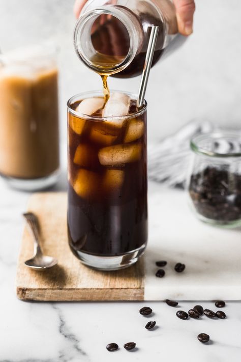 Kopi Starbucks, Homemade Cold Brew Coffee, Coffee Bread, Making Cold Brew Coffee, Iced Americano, Americano Coffee, Perfect Summer Drink, Ground Coffee Beans, Coffee Grinds