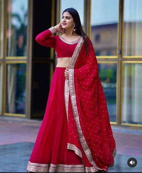 Pranjal Dahiya, Saree Pic, Gown Party Wear, Desi Models, Hacks Clothes, Health Business, Stylish Party, Stylish Party Dresses, Fashion Hacks