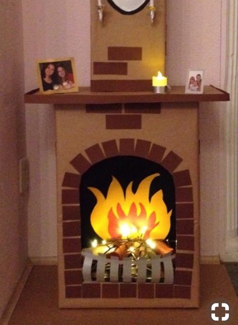 Dollar Store Christmas Diy, Diy Christmas Fireplace, Fire Crafts, Cardboard Fireplace, Holiday Door Decorations, Christmas Classroom Door, Faux Fireplace Diy, Christmas Kindergarten, Dollar Store Christmas