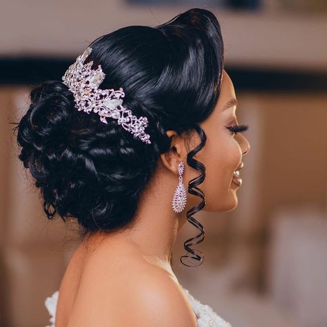 African American Bridal Hairstyles, Modern Wedding Hairstyles, Wedding Hairstyles For Black Women, African Wedding Hairstyles, Black Brides Hairstyles, Hair Design For Wedding, Black Bridal Makeup, Bride Hairstyles Updo, Natural Hair Wedding