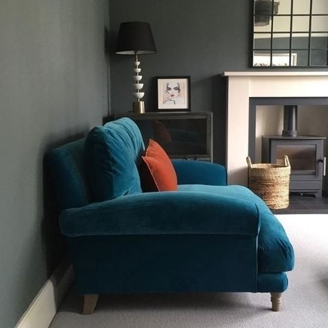 Loaf on Instagram: “Check out our Slowcoach sofa here rocking a deeper shade of blue. Thanks for sharing your snap, @hilarymarconetto! Stepping over to the…” 1930s House Interior Original, 1930s Living Room, 1930s House Interior, 1920 House, 1930s House, Tv Room Design, Lounge Ideas, House Extension Design, Shade Of Blue