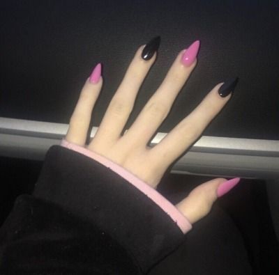 edgy grunge long acrylic aesthetic Unghie Nail Art, Edgy Nails, Goth Nails, Grunge Nails, Simple Acrylic Nails, Black Nail, Dream Nails, Fire Nails, Funky Nails