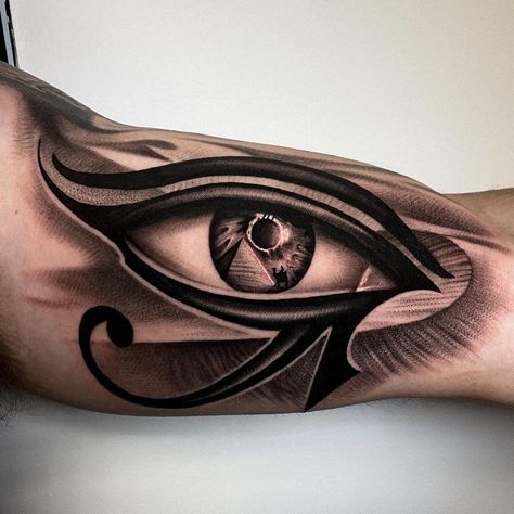 Eye Of Ra Tattoo, Egypt Tattoo Design, Egyptian Eye Tattoos, Ankh Tattoo, Horus Tattoo, All Seeing Eye Tattoo, Starověký Egypt, Egyptian Tattoo Sleeve, Anubis Tattoo