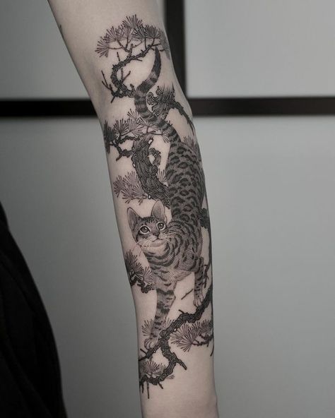 Korean Sleeve Tattoo, Full Body Cat Tattoo, Japanese Style Tattoo Design, Cat Tattoo Thigh, Black And White Japanese Tattoo, Cat Tattoo Sleeve, Tiger Japanese Tattoo, Japanese Chest Tattoo, Japanese Cat Tattoo