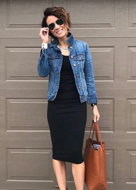 Black dress, denim jacket, brown boots/bag Black Dress And Jean Jacket, Dress And Jean Jacket, Mode Over 50, What Shoes To Wear, Rok Outfit, Mode Tips, Dress With Jean Jacket, Brown Bag, Black Maxi