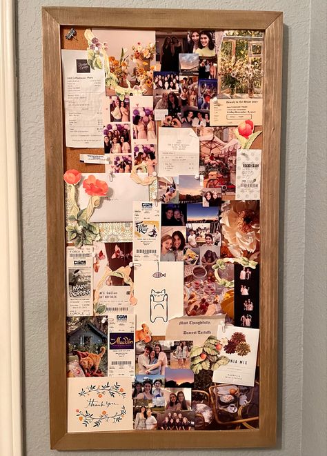 Cork board collage ~ college dorm room aesthetic ~ cottage core ~ high school memories Corkboard Ideas For Pictures, Corkboard Collage, Cute Cork Board Ideas, Cork Board Picture Collage, Resolutions Aesthetic, Corkboard Aesthetic, Cork Board Aesthetic, Cork Board Collage, College Dorm Room Aesthetic