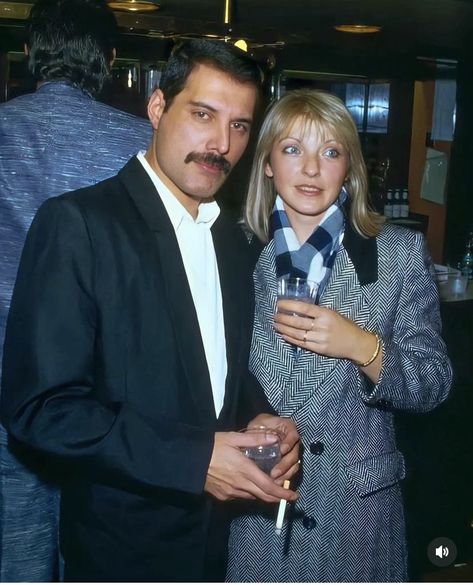 Freddie Mercury Fashion, Freddie Mercury Young, Mary Austin Freddie Mercury, Freddie Mercury Quotes, Freddie My Love, Mary Austin, 80's Music, Champions Of The World, 80s Pop